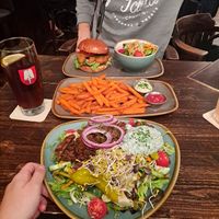 Big bodhi salad with the Gyros option, big sweet potatos (ranch, ketchup), Beyond Chicken Burger with small salad at Bodhi in Munich