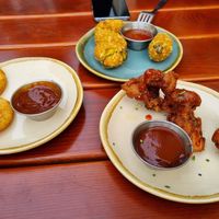 Chilli Cheeze Nuggets
Buffalo Wings
Zwiebelringe
(already half eaten) at Bodhi in Munich