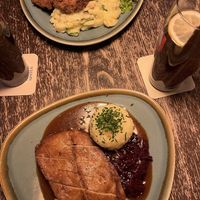 vegane ente und veganes schnitzel   at Bodhi in Munich