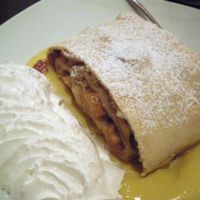 Apple Strudel at Bodhi in Munich