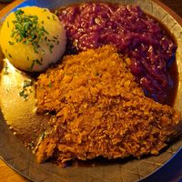 Soja-Knuspersteak, Kartoffelknödel, Rotkraut at Bodhi in Munich