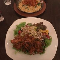 Mac and cheese with big salad at Bodhi in Munich