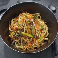 Yakiudon vegani at LwJap in Verona