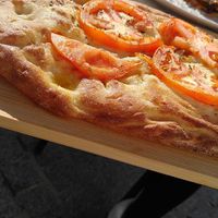 Pinsa artesanal de masa fermentada. at Controvento in Cadiz