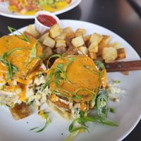 Vegan Sriracha Benedict (seasonal menu) at Handlebar in Chicago