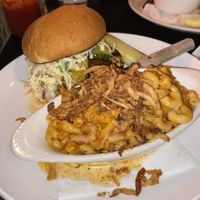 Vegan dream Mac and Nashville hot chicken sandwich at Handlebar in Chicago