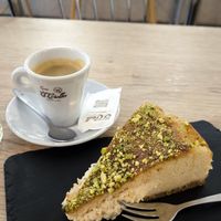 Pastel de queso con pistacho y cítricos at MATi in Zaragoza