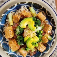 Tempeh and broccoli bowl at Ojas Vegan & Vegetarian Eatery in Siem Reap