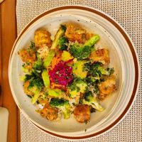 tempeh brokkoli brown rice bowl at Ojas Vegan & Vegetarian Eatery in Siem Reap