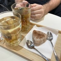 Tee und Zimt-Reisbällcheb  at Legüm in Graz