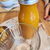 Zumo de mango y maracuyá at Magma Bakery Lab  in Barcelona