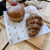 Brioche y croissant de tiramisú at Magma Bakery Lab  in Barcelona