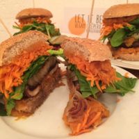 Specialburger Ellen Page - Portobello, roasted onions, baby spinach, pumpkin butter at Let It Be in Berlin