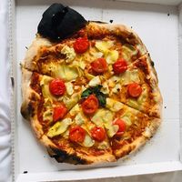 Vegan Cheese + Cherry Tomatoes + Artichoke  at SlimJims in Hamburg