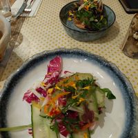 Carpacio de légumes (bas), tarte aux oignons (haut) at Thym Et Romarin in Montpellier