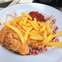 Dairy free chicken tenders at Hub Box in Cardiff