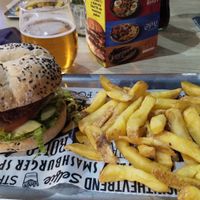Hamburguesa de falafel at Dedos in Tenerife