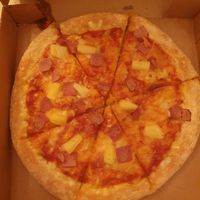 La Vie™ Vegan Hawaiian: La Vie™ vegan ham with juicy pineapple chunks and vegan Sheese® #Veganuary at Papa Johns in Wilmslow