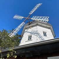 Iconic Windmill at Windmill Cafe in Santa Cruz