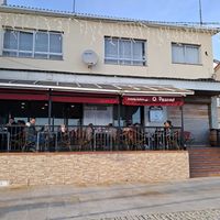 La terraza de arriba, en verano hay mesas abajo también at Meson O'Pescador in Ares