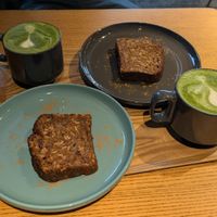 Oat milk matcha latte and vegan banana bread at Ronin in Furano