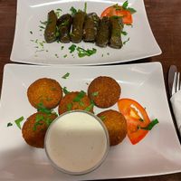 Falafel und Weinblätter mit Tofutzatziki  at Doeneray in Braunschweig