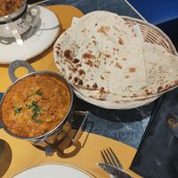 Pan Naan sin mantequilla (pedir explícitamente) at Delhi Darbar in Tenerife