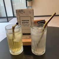 Zelfgemaakt ijsthee en lavendellimonade at Espresso Quartier in Maastricht