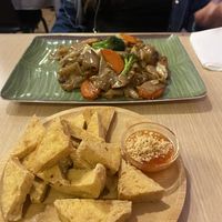 Tofu and pad se-ew  at King of Thai Boat Noodles in Honolulu