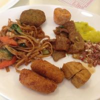 Some of the options on Saturday: yakisoba, tofu, fried banana, seitan, cassava's (mandioquinha) puree, potato's fried ball, chickpeas' burger, pepperoni's glam.
 at Loving Hut - Vila Mariana in Sao Paulo