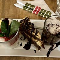 Dessertvariationen #Veganuary at Vengo Die Gemusekuche in Bremen