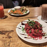 Pink Pasta und gefüllte Aubergine mit Tagessaft bzw. Kakao at Vengo Die Gemusekuche in Bremen