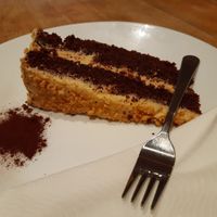 Snickers cream cake at Vengo Die Gemusekuche in Bremen