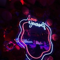 valentine’s day decor   at 50 Shades of Rosé in Scottsdale