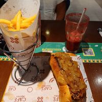 Amei o purê, a salsicha e essa cebola caramelizada at Cafe Jaqueira  in Recife