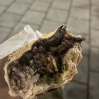 Take Out Pulled-Soja Burrito (vegan) mit Salsa Rojo Picante, Käse, Koriander-Jungzwiebel  at Los Locos Mexican Street Food in Vienna