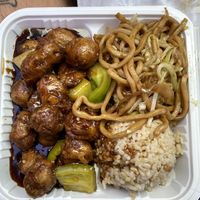 General’s chicken lunch special at Veggie Garden in Mountain View