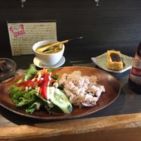 pre-fix lunch at Base Island Kitchen in Osaka