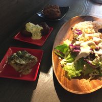 Vegan lunch with 3 tapas at Base Island Kitchen in Osaka