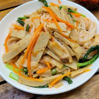 Stir fried noodles at Hanoi Vibes Hostel & U Bread in Hanoi
