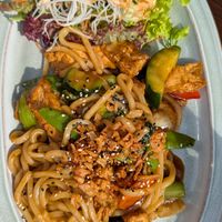 "Udon im Schwarzwald", Beilagensalat mit nicht-veganem Dressing at ChiMi Restaurant in Borken