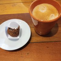 Tô top off, Brazilian café expresso puro , sem adoçante , and vegano brigadeiro tradicional ... Vou ala!? at Canteiro in Florianopolis