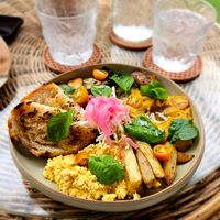 Vegan breakfast plate with scrambled tofu #Veganuary at Yoga Tayo in El Nido