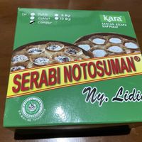 Campur contains 5 pcs of chocolate flavored serabi and 5 pcs of original  at Serabi Notosuman Ny. Lidia in Surakarta