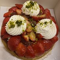 Tarte sablée fraises 🌱   at Graines de Pain by Eric Gourdin in Peruwelz