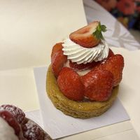 Tartelettes sablée fraises 🌱   at Graines de Pain by Eric Gourdin in Peruwelz