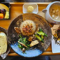 XO-sauce fried rice (only vegan main in Jan 2025); bread and soup were NOT vegan at Pú Shícūn-  璞石村 璞石璞食 in Caotun