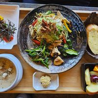 vegetarian pizza (no vegan option available in Jan 2025) at Pú Shícūn-  璞石村 璞石璞食 in Caotun