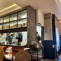 Innenraum mit offener Küche  at dreizehn by Gauster in Graz