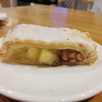 Strudel de manzana at Panadería Boutique Relieve in Tenerife